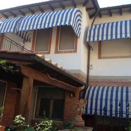 Semesterbostad Casa Luciana Viareggio